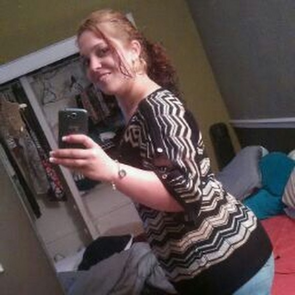 Meet your Posher, Lauren - Picture 1 of 1